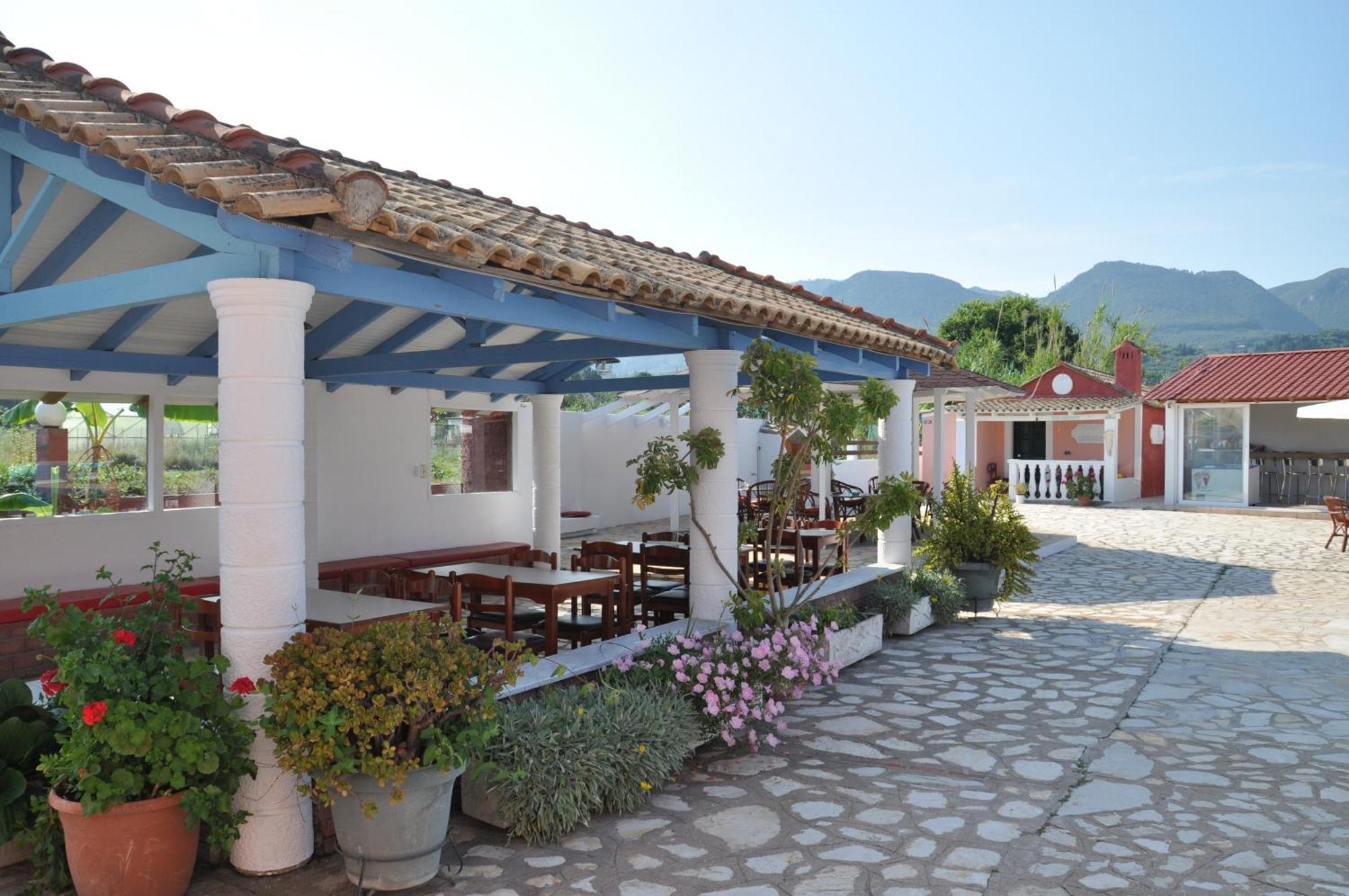 Aparthotel Tassos